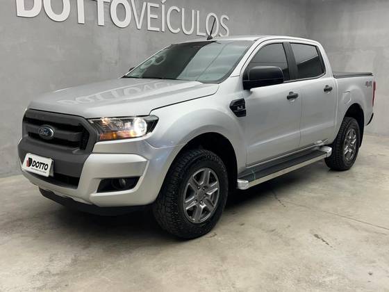 FORD RANGER 2.2 XLS 4X4 CD 16V DIESEL 4P AUTOMÁTICO FORD RANGER 2.2 XLS 4X4 CD 16V DIESEL 4P AUTOMÁTICO